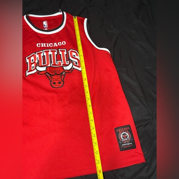 Chicago Bulls Jersey - Picture 7 of 8